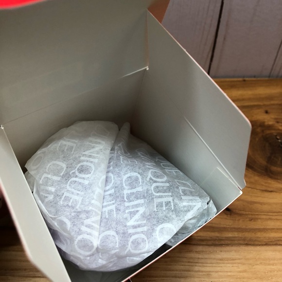 Clinique Ornament Set Beauty Bauble - Picture 6 of 7